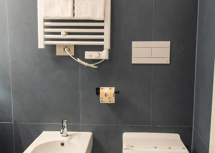 Adelaide Dreams 4* Roma