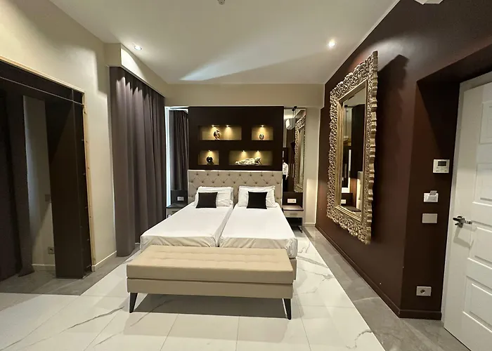 Adelaide Dreams 4*